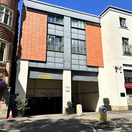 Stunning 2-Bed Town Centre Apartment - Hosted By Hutch Lifestyle Leamington Spa Exterior foto