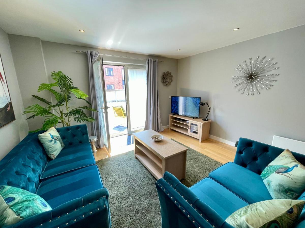 Stunning 2-Bed Town Centre Apartment - Hosted By Hutch Lifestyle Leamington Spa Exterior foto