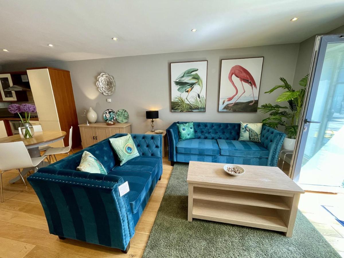 Stunning 2-Bed Town Centre Apartment - Hosted By Hutch Lifestyle Leamington Spa Exterior foto
