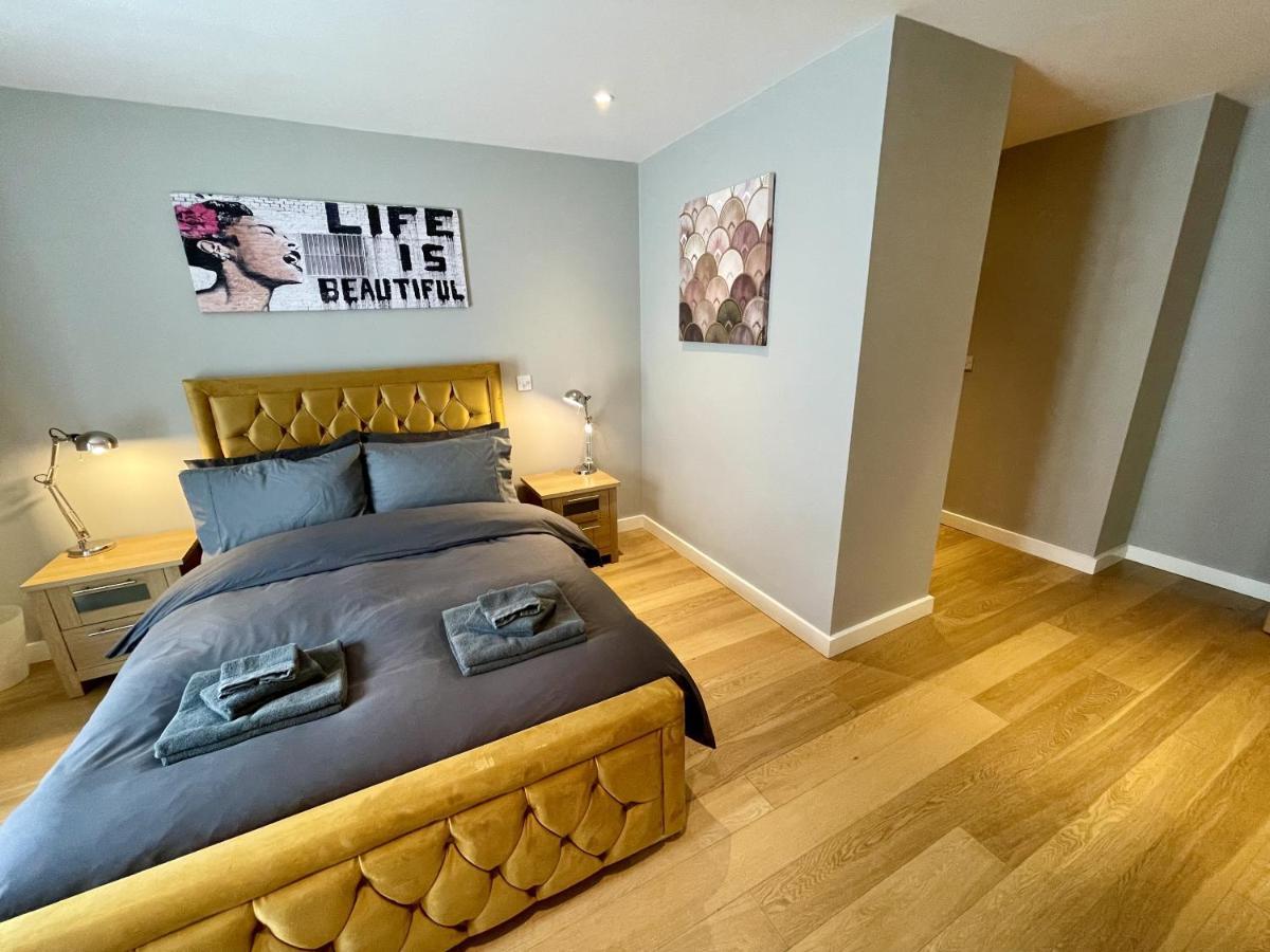 Stunning 2-Bed Town Centre Apartment - Hosted By Hutch Lifestyle Leamington Spa Exterior foto