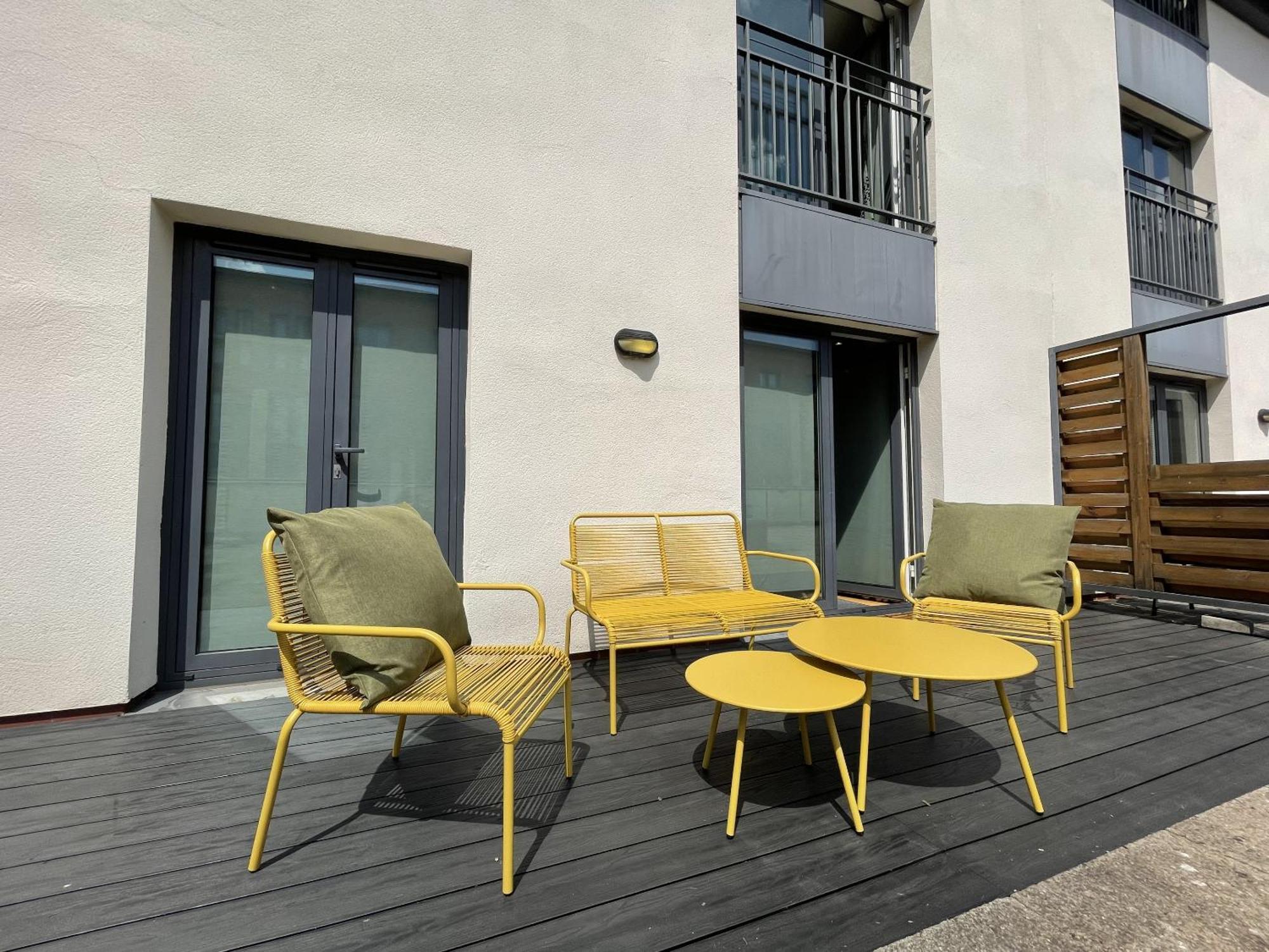 Stunning 2-Bed Town Centre Apartment - Hosted By Hutch Lifestyle Leamington Spa Exterior foto