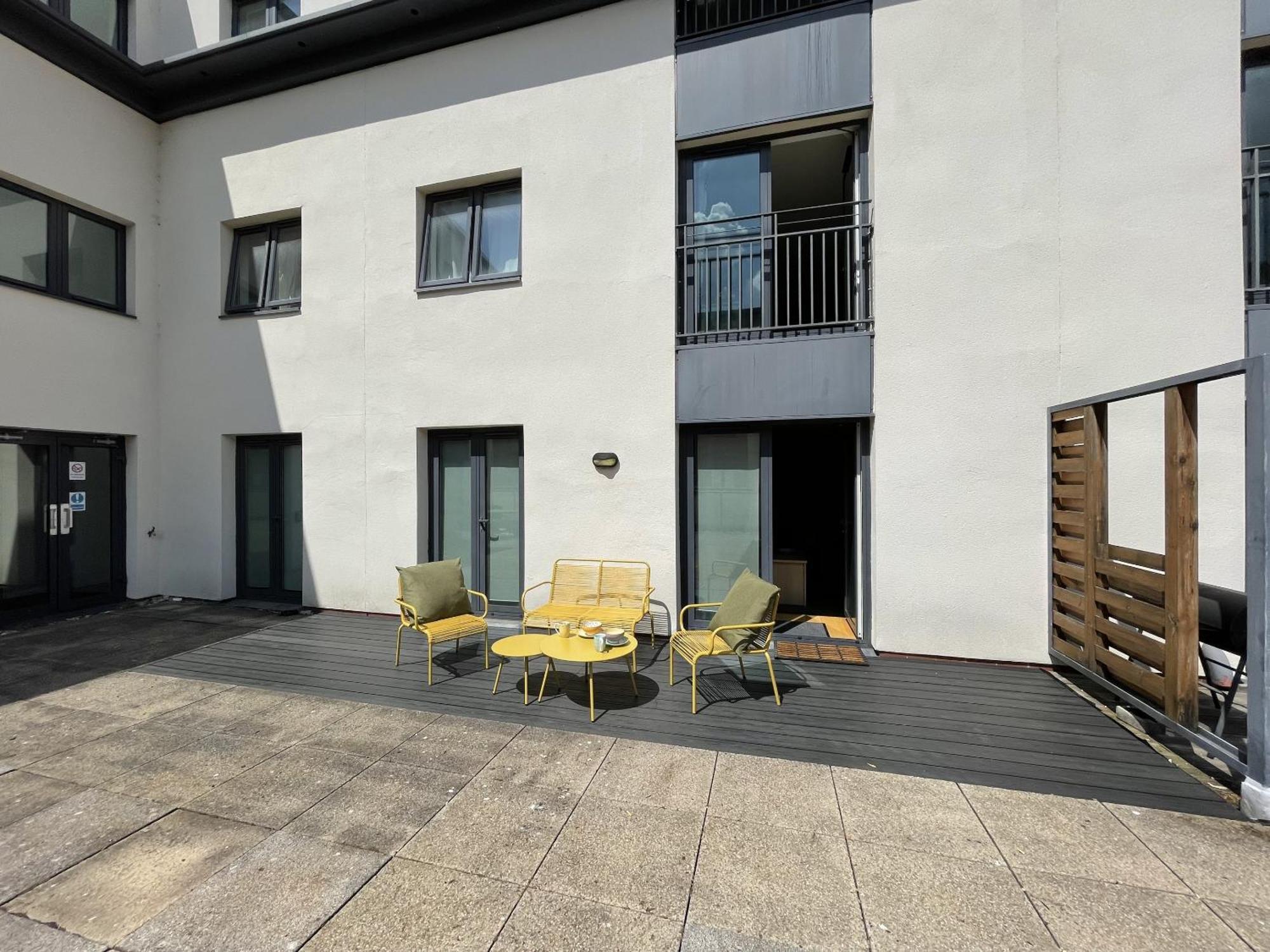 Stunning 2-Bed Town Centre Apartment - Hosted By Hutch Lifestyle Leamington Spa Exterior foto