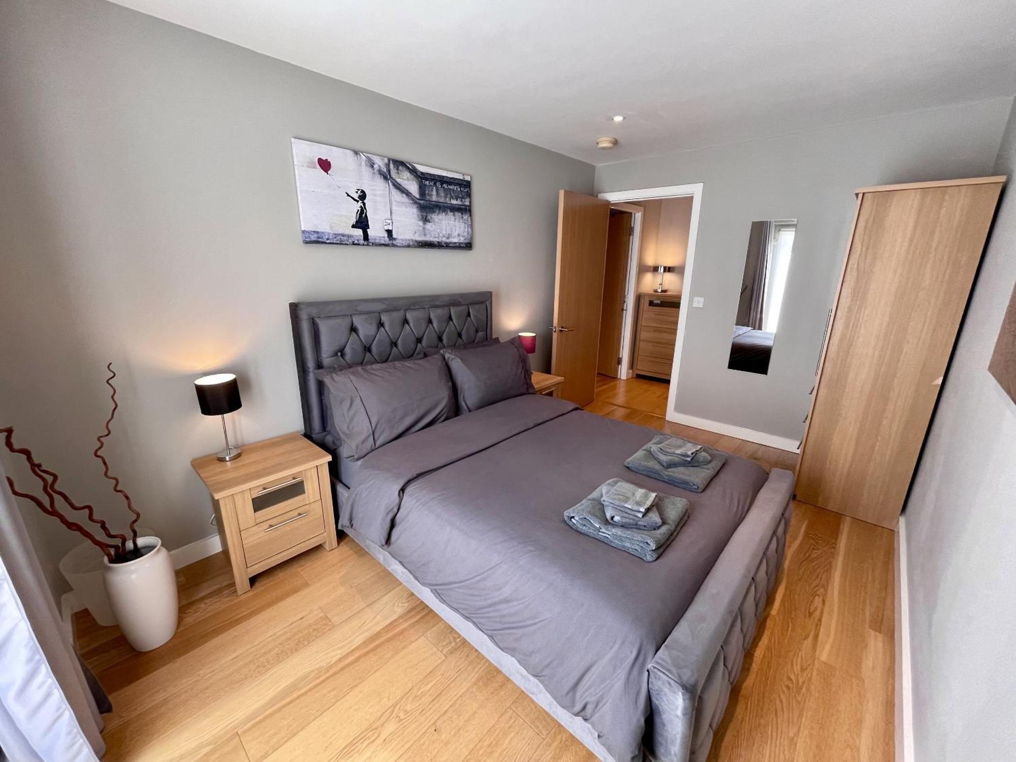 Stunning 2-Bed Town Centre Apartment - Hosted By Hutch Lifestyle Leamington Spa Exterior foto