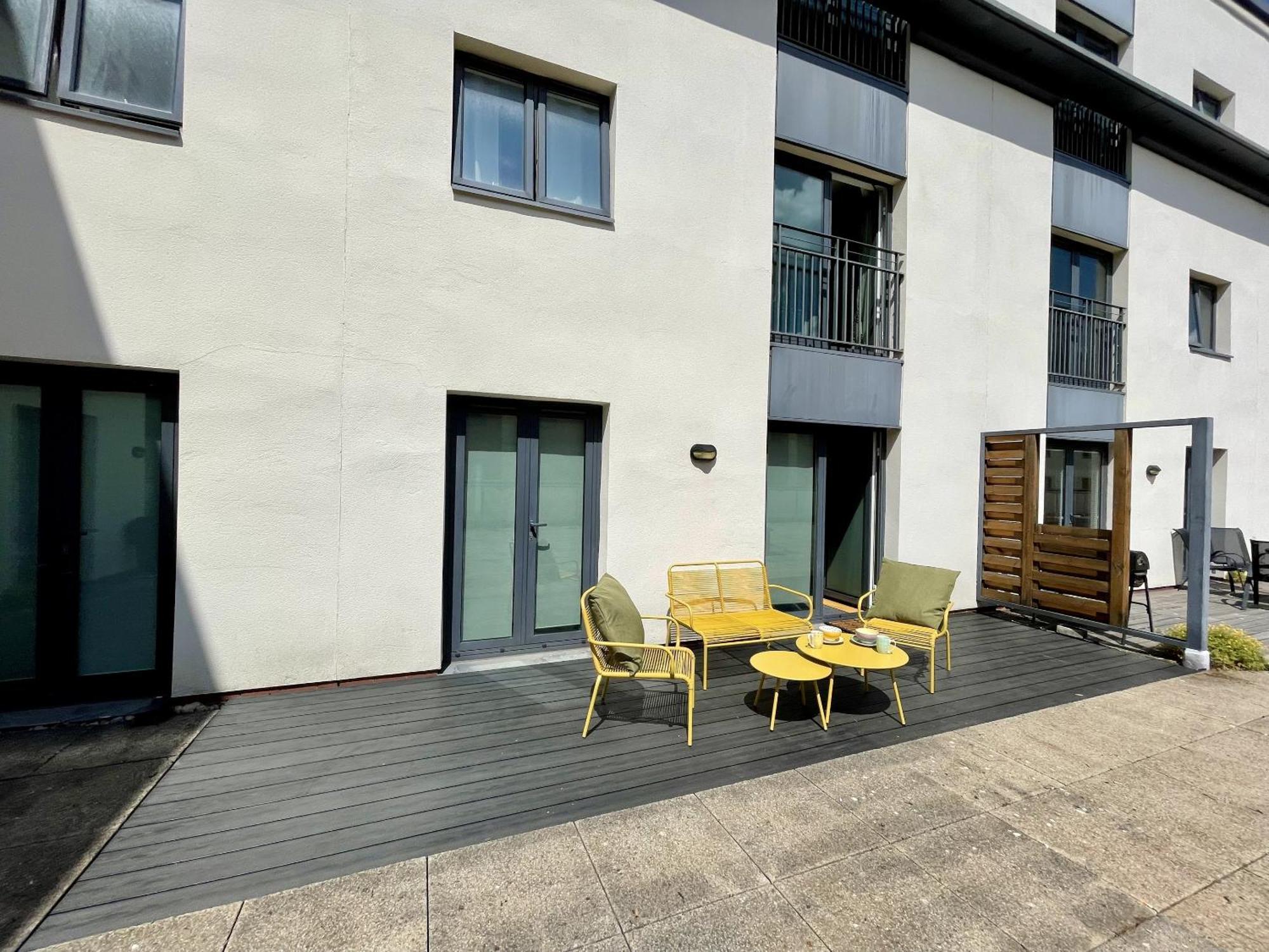 Stunning 2-Bed Town Centre Apartment - Hosted By Hutch Lifestyle Leamington Spa Exterior foto